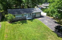 18015 Hillcrest Drive, Lake Milton, OH 44429