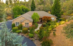 15553 Mountain Shadows Drive, Redding, CA 96001
