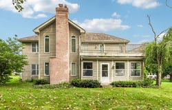 2002 Ravine Drive, Gurnee, IL 60031