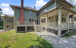 1 Chimes Lane, Boothbay Harbor, ME 04538