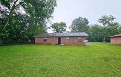 617 NE Geise Ave, Dawson, GA 39842