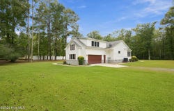 900 Perrytown Road, New Bern, NC 28562
