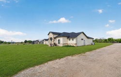 14315 Quesenberry Rd, Von Ormy, TX 78073