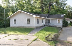 830 Lakeview Drive, Grenada, MS 38901