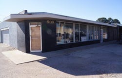 909 E 5th St, Monahans, TX 79756