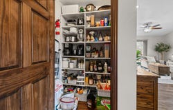 1054 W WILLIS Way, APPLETON, WI 54913-7627