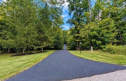 15010 Bates Creek Drive, Chardon, OH 44024