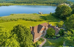 323 River Road, Deep River, CT 06417