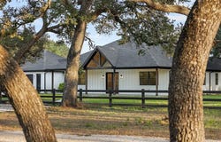 1109 County Road 157, Columbus, TX 78934