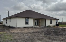 472 County Rd. 679, Natalia, TX 78059