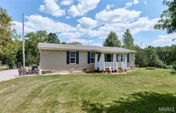 54 Wisteria Ln, Troy, MO 63379