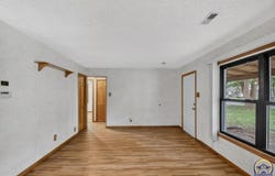 2530 SW Hillcrest RD, Topeka, KS 66614