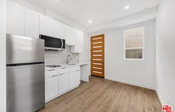11253 Hatteras St, North Hollywood, CA 91601