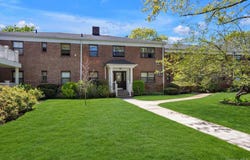 1195 E Broadway, Hewlett, NY 11557
