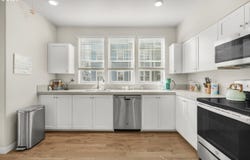 17126 SW SNOWDALE St, Beaverton, OR 97007