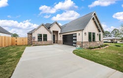 806 N Avenue E, Springtown, TX 76082