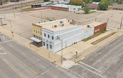 302 N Main St, Newton, KS 67114