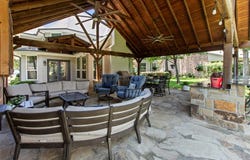 301 Saint Andrews Dr, Mabank, TX 75156