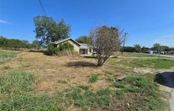 16 Church St, Maxwell, TX 78656