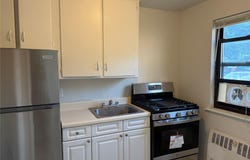 21 Lawrence Drive, White Plains, NY 10603