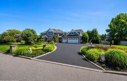 30 Hampton Drive, Center Moriches, NY 11934