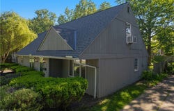 25524 CHATWORTH, EUCLID, OH 44117