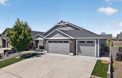 8913 Sophie Rae Ct, Pasco, WA 99301