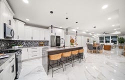 211 DOLPHIN Point, CLEARWATER, FL 33767