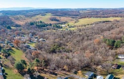 2409 BARE ST, STAUNTON, VA 24401