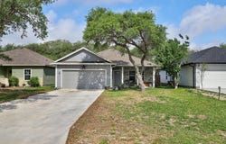 350 N 10th, Aransas Pass, TX 78336