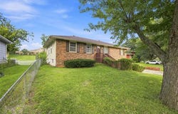 207 Augustus Drive, Excelsior Springs, MO 64024