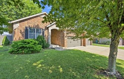 1991 N Parkway Place, Strafford, MO 65757
