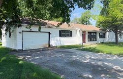 424 S 3000 W Road, Kankakee, IL 60901