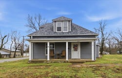 502 W 6th Street, Eldon, MO 65026