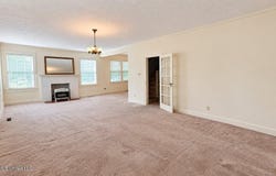 104 E South Avenue, Crenshaw, MS 38621