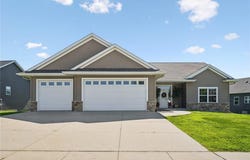 358 Eastview Ave, Marion, IA 52302