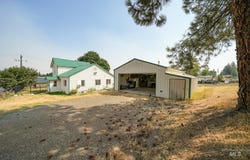 712 3rd Ave, Nezperce, ID 83543