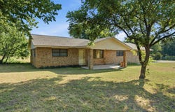 917 E Ross Avenue, De Leon, TX 76444