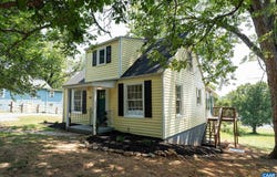 401 STRAITH ST, STAUNTON, VA 24401