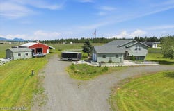 2037 E Yellow Pine Ave, Athol, ID 83801