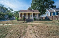1106 E Bowie Street, Marshall, TX 75670
