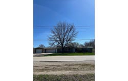 240 N 8th Ave, Hartley, IA 51346