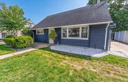 27 Park Lane, Bethpage, NY 11714