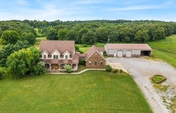 12713 Pleasant Valley Road, Gentry, AR 72734