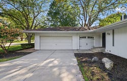 53 Cebold Drive, Oswego, IL 60543