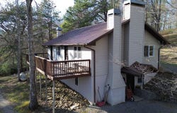 219 Seneca Crest Dr, Buckeye, WV 24924