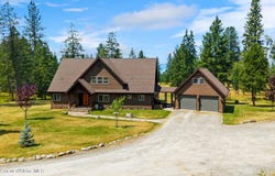 235 Kiebert Loop, Hope, ID 83836