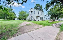 409 N Avenue D, Waelder, TX 78959