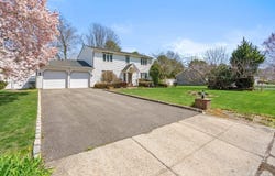 18 Lincoln Avenue, Dix Hills, NY 11746