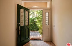 10055 Reevesbury Dr, Beverly Hills, CA 90210